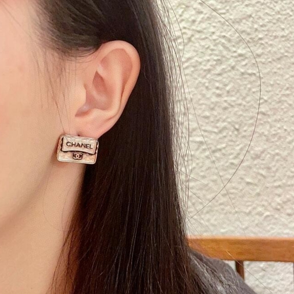 Chanel earrings - Picture 8 of 10